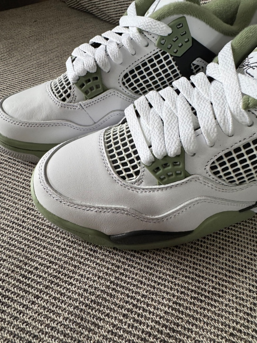 Jordan 4 Retro Seafoam (Women's) - Picture 6 of 12